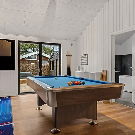 Martin - 800m From The Sea By Interhome