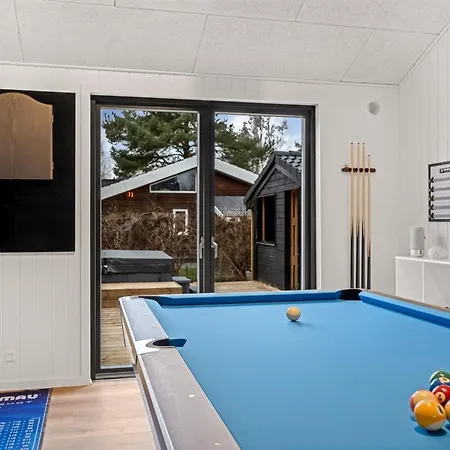 Martin - 800m From The Sea By Interhome
